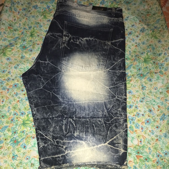 Men dash distress jean shorts - Picture 2 of 7